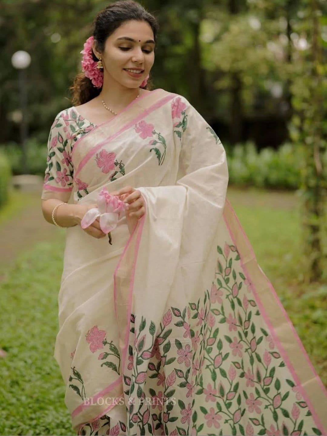 saneria silk Floral Linen Blend Sambalpuri Saree thumbnail 4
