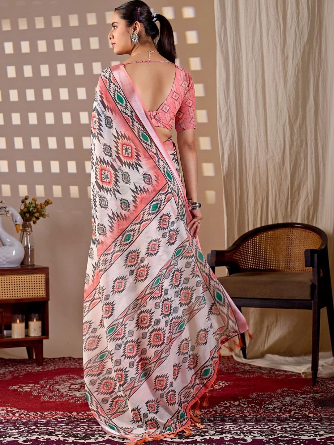 DIVASTRI Ethnic Motifs Zari Linen Blend Designer Saree thumbnail 4