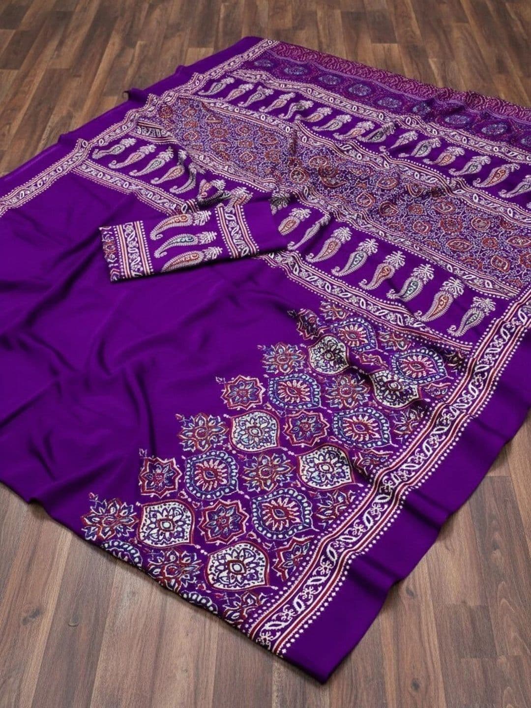 NARIVESH TRENDS Woven Design Art Silk Saree thumbnail 2
