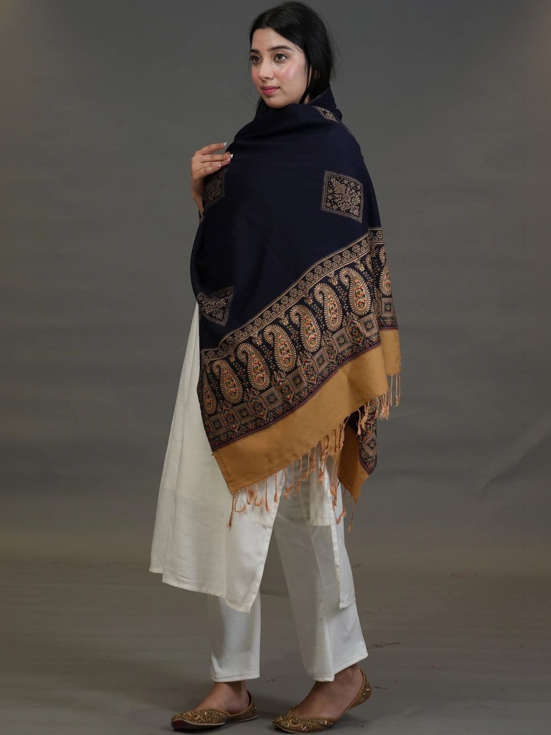 S.T. Women Paisley Woven Design Acrylic Shawl thumbnail 2