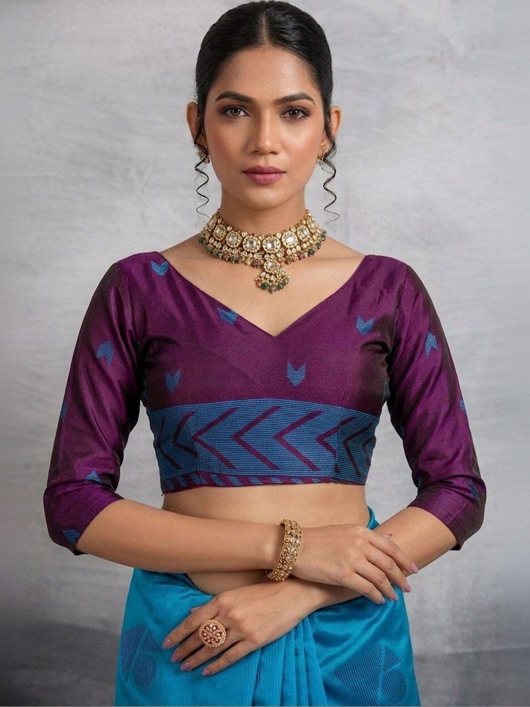UMANTA Woven Design Silk Blend Banarasi Saree thumbnail 2