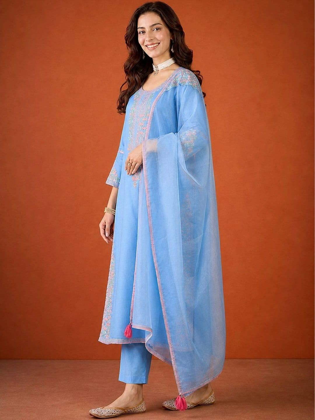 Sangria Women Floral Embroidered Regular Thread Work Kurta with Trousers & With Dupatta thumbnail 2