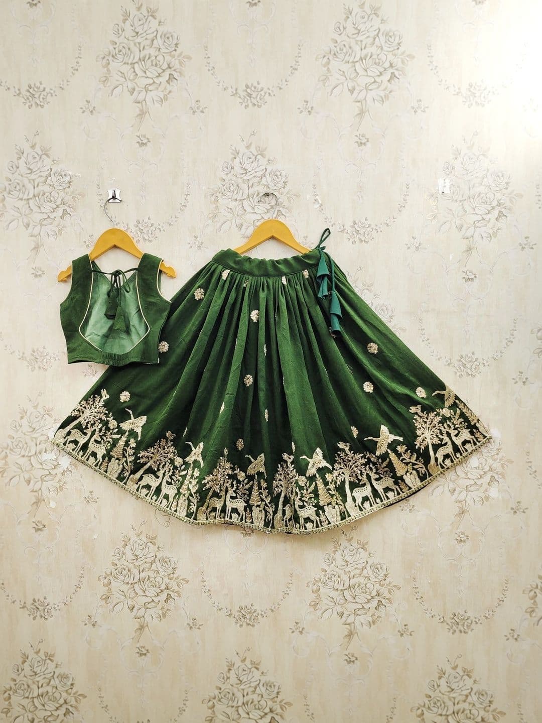 KALINI Girls Embellished Ready to Wear Lehenga & thumbnail 3
