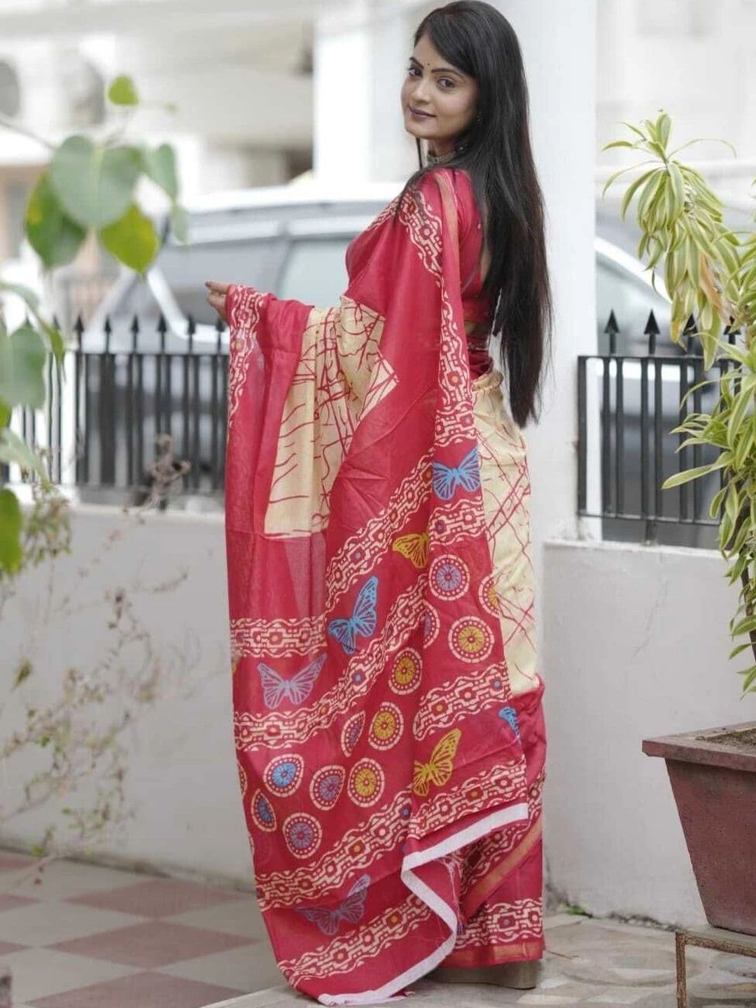 MITITA FASHION Ethnic Motifs Saree thumbnail 2