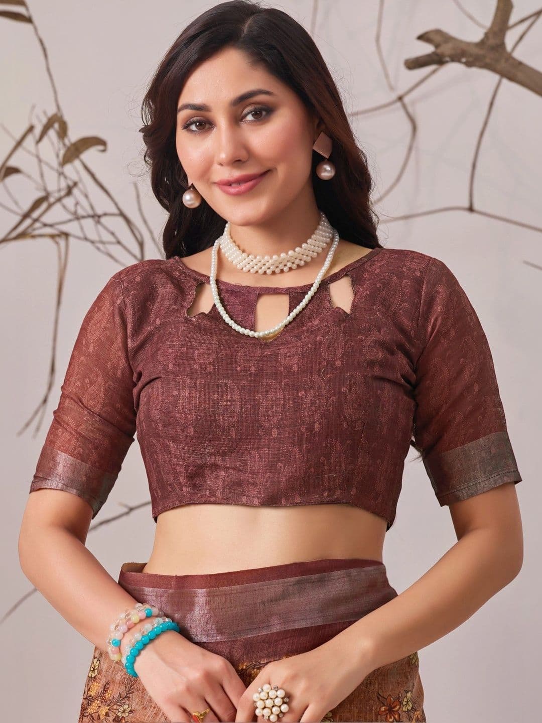 DIVASTRI Floral Linen Blend Designer Saree thumbnail 7