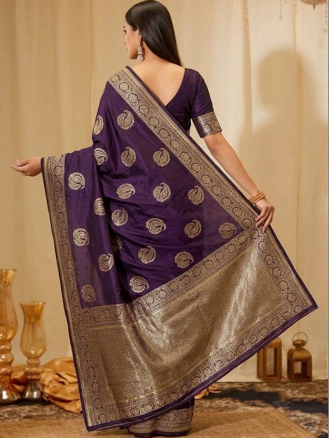UMANTA Woven Design Zari Silk Blend Banarasi Saree thumbnail 3