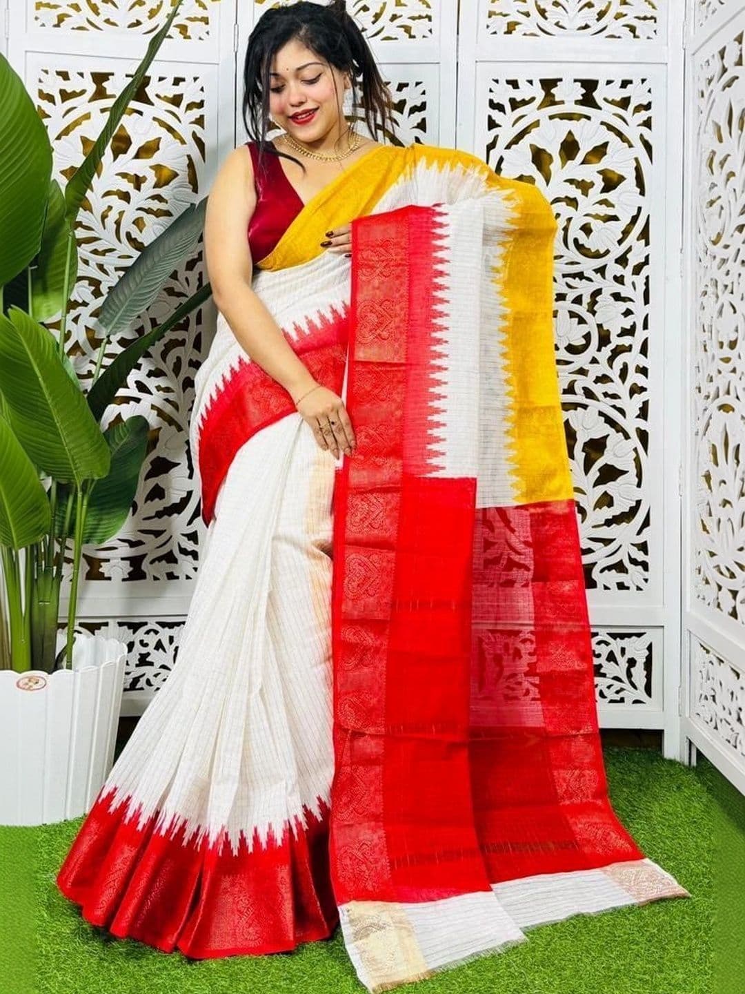 TWRIL Woven Design Pure Cotton Saree thumbnail 3