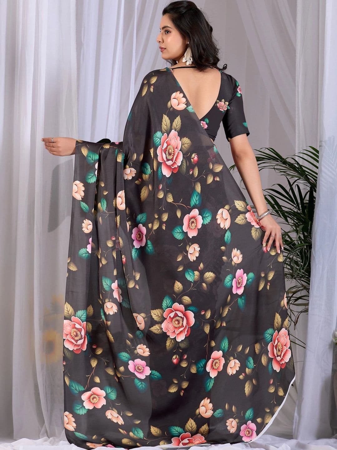 DIVASTRI Floral Satin Fusion Saree thumbnail 5