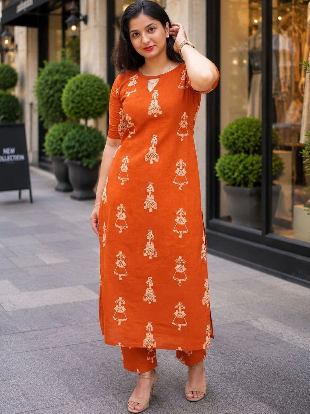 BAESD Ethnic Motifs Printed Key-Hole Neck Straight Kurta with Trouser thumbnail 3