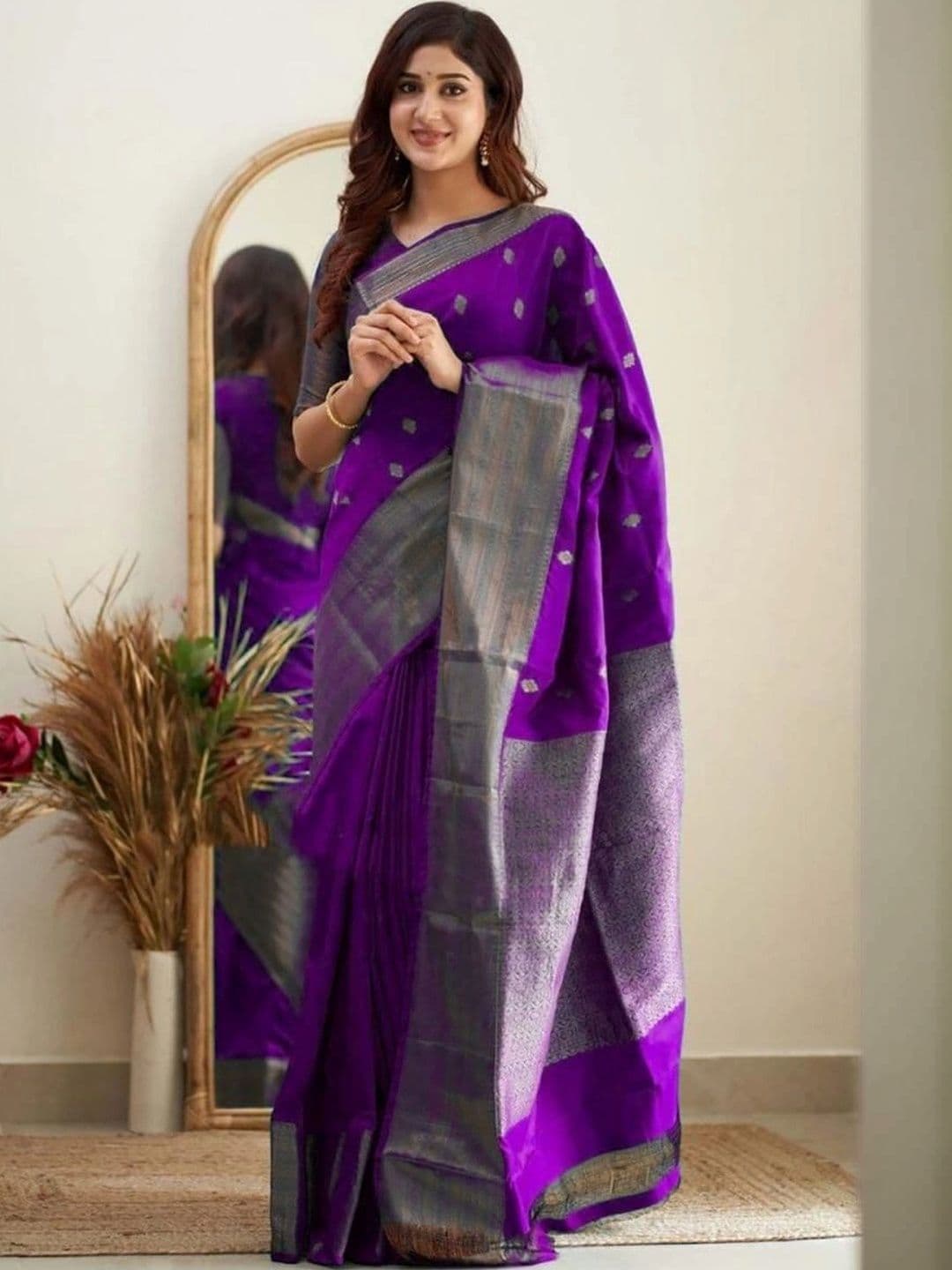 NARIVESH TRENDS Woven Design Zari Silk Cotton Saree thumbnail 2