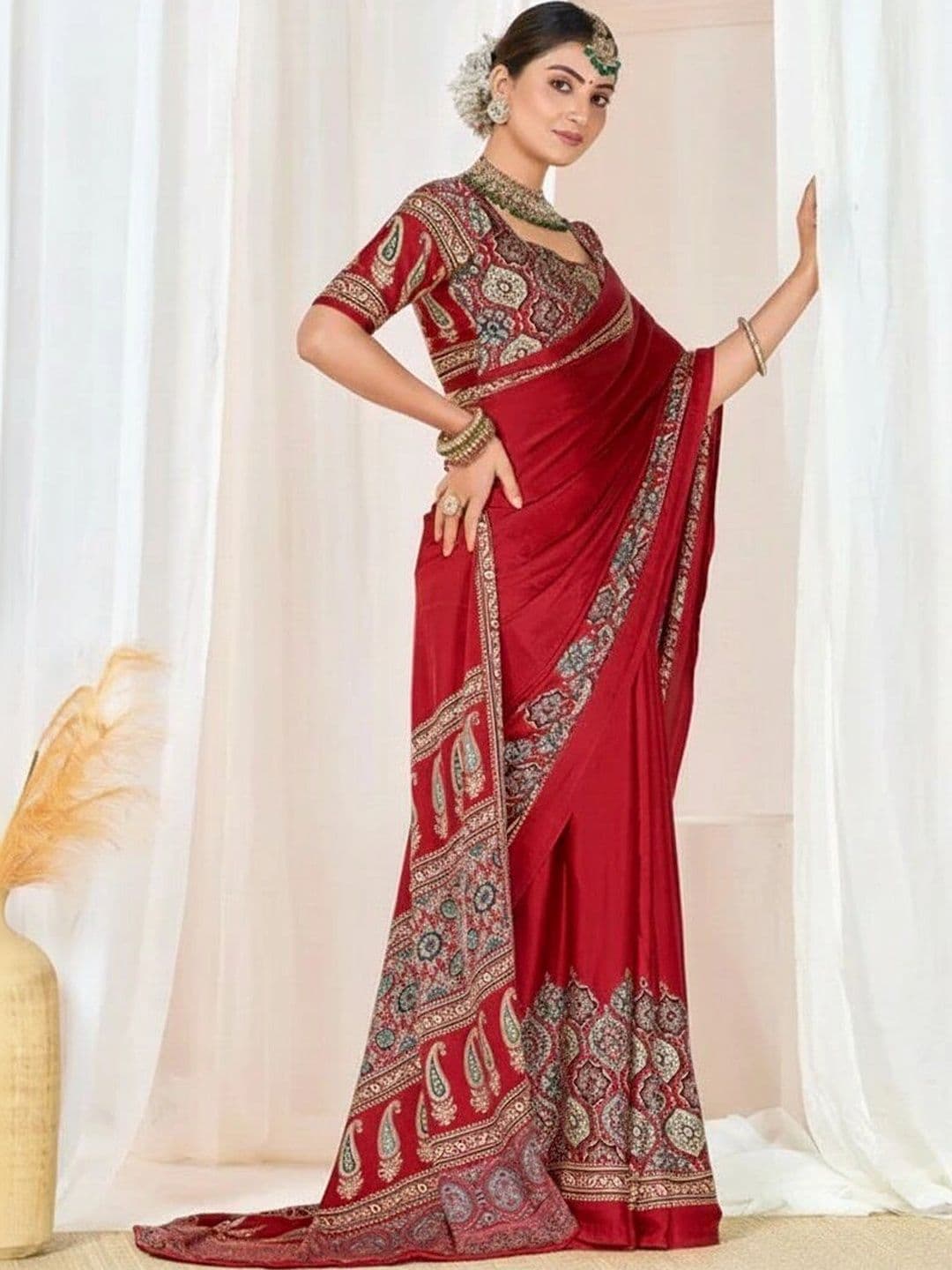 NARIVESH TRENDS Paisley Art Silk Saree thumbnail 3