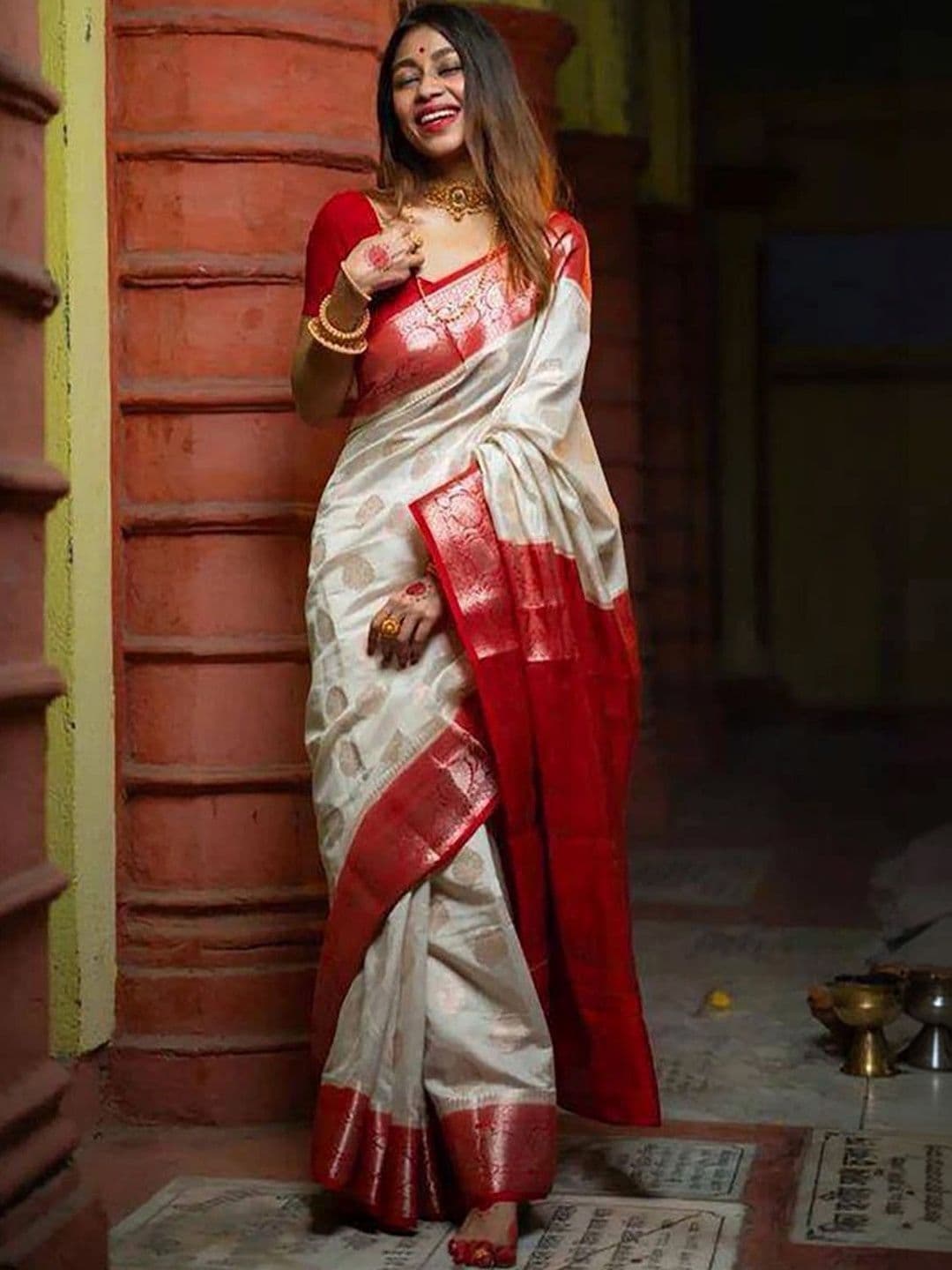 NARIVESH TRENDS Zari Silk Cotton Saree thumbnail 2