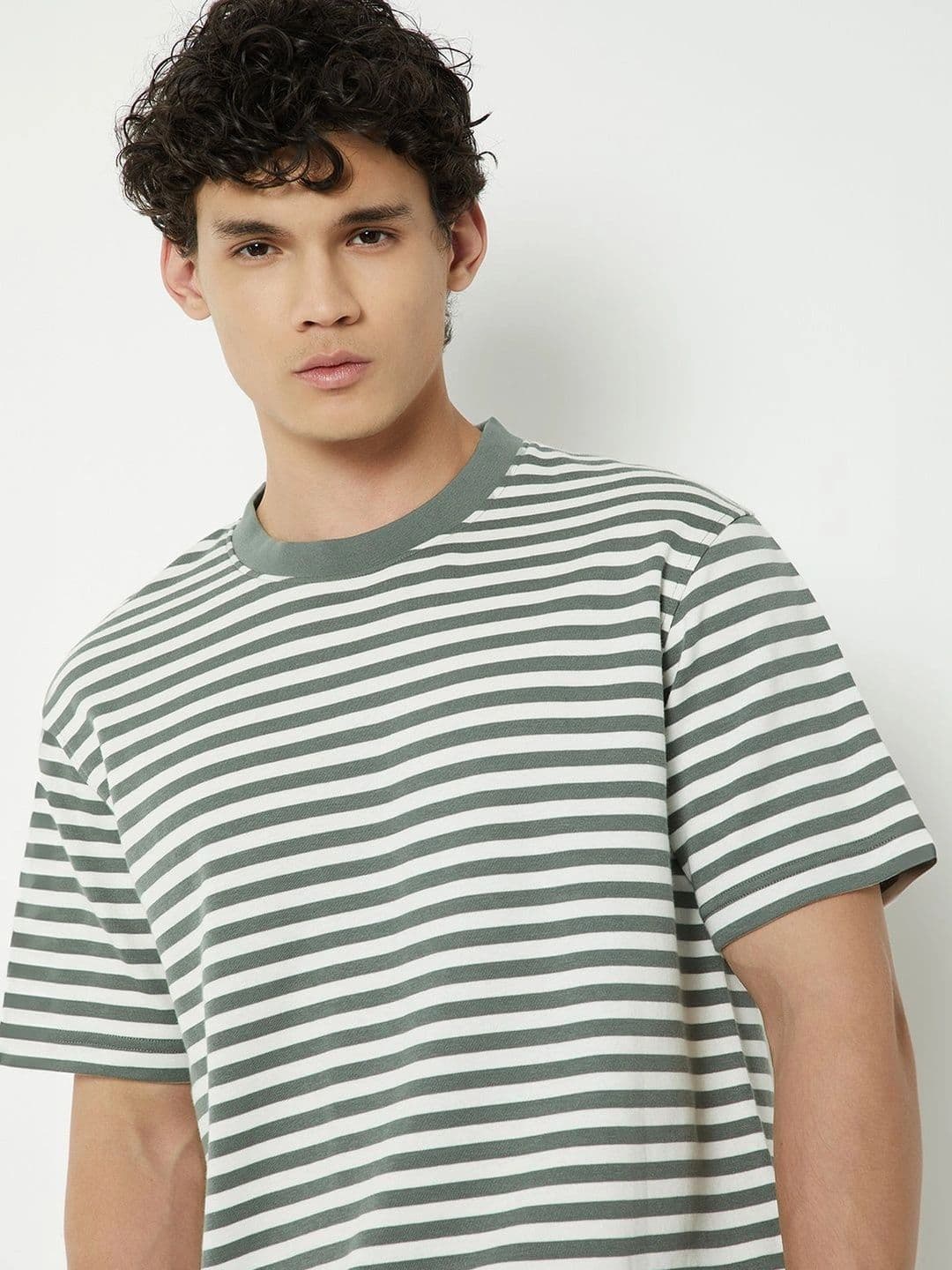 max Men Striped T-shirt thumbnail 3