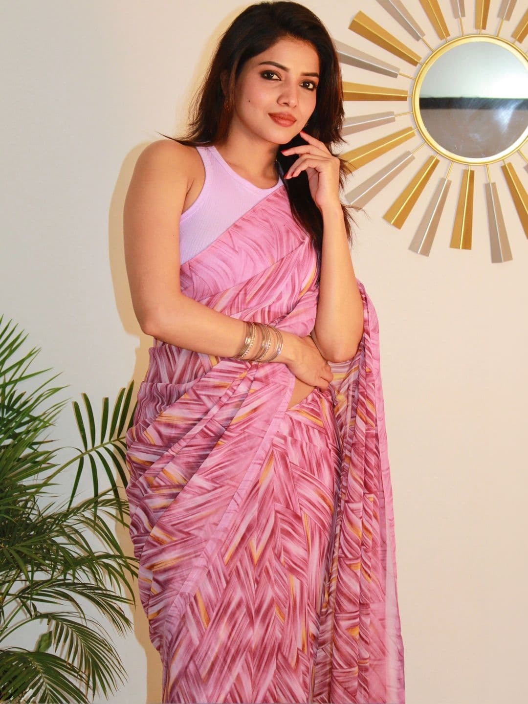 NARIVESH TRENDS Poly Georgette Saree thumbnail 4