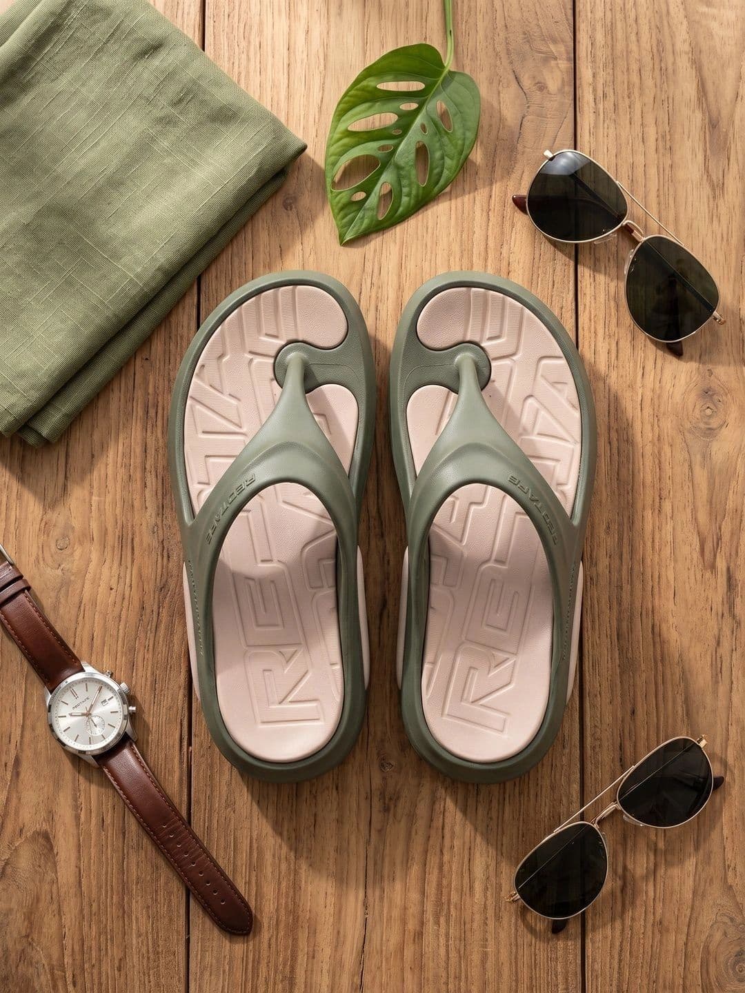 Red Tape Men Thong Flip-Flops - view 1