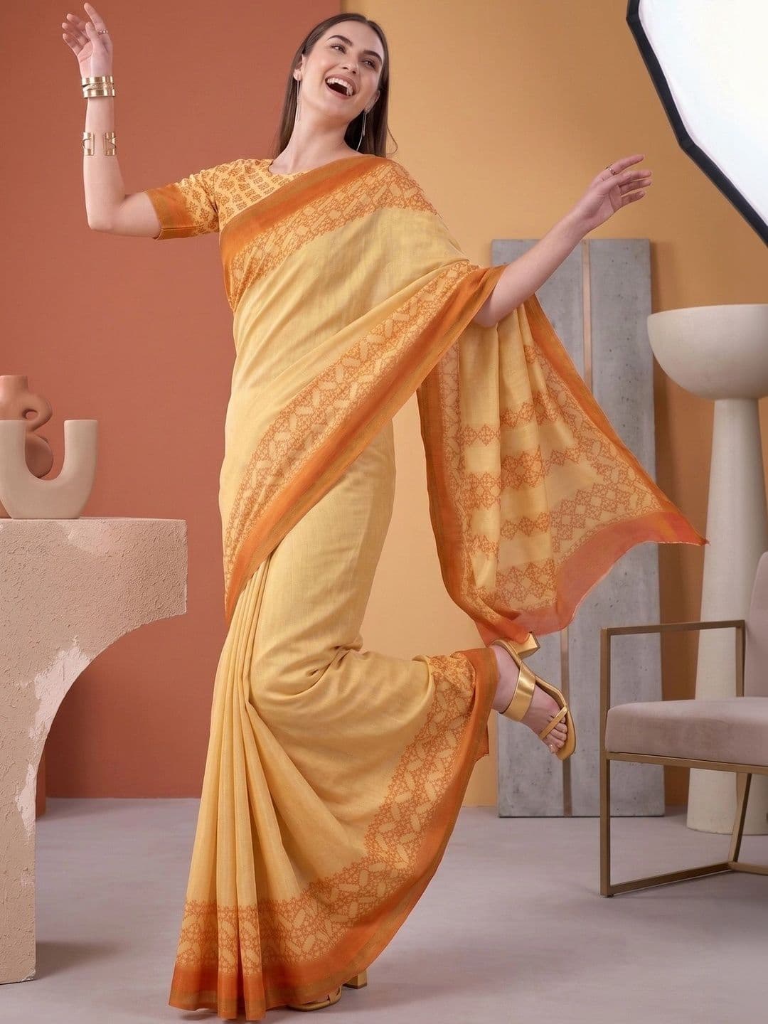 elora Fusion Linen Digital Printed Saree thumbnail 4