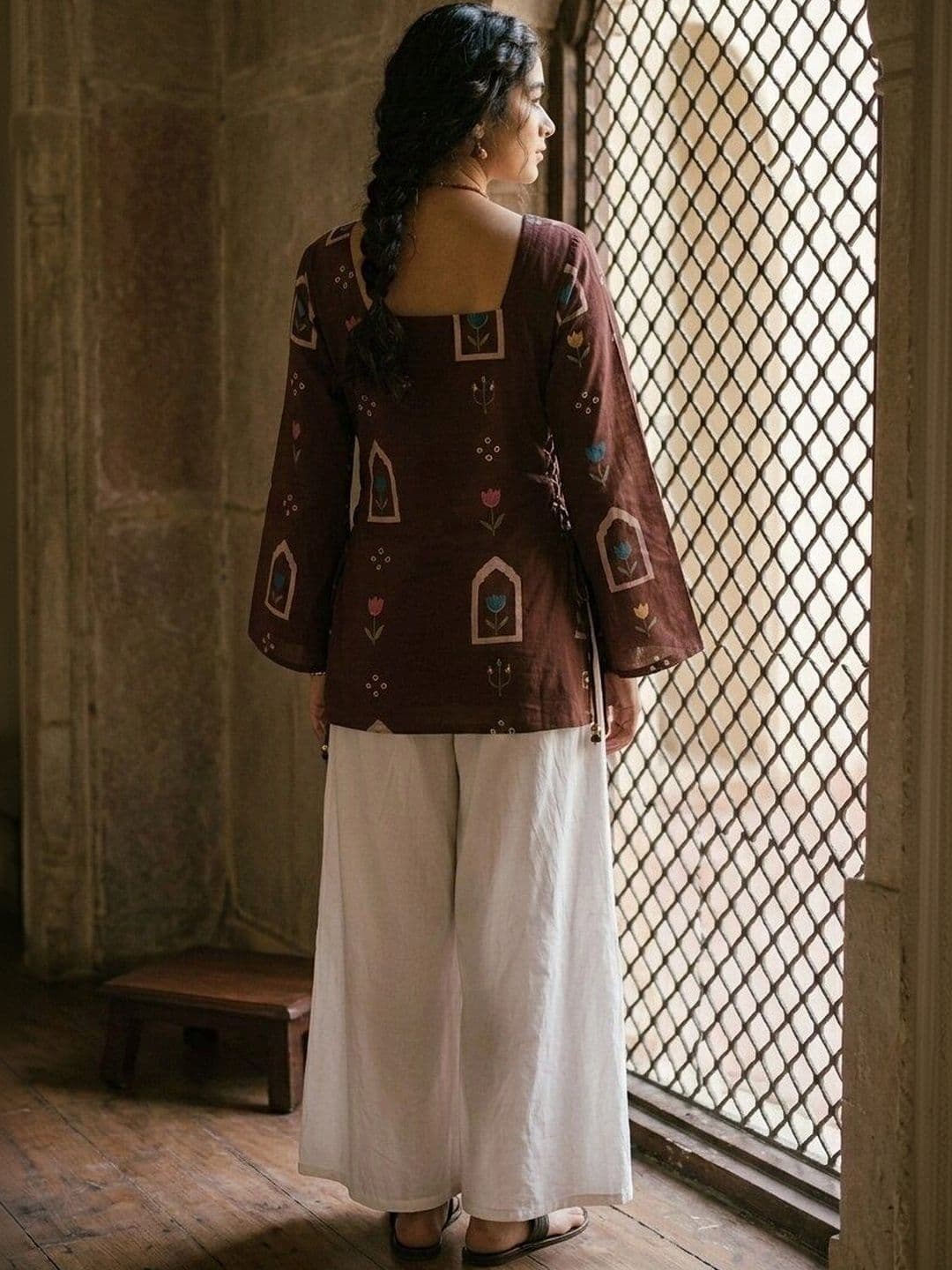 Anouk Rustic Floral Printed Square Neck Flared Sleeves Pure Cotton Kurti thumbnail 3