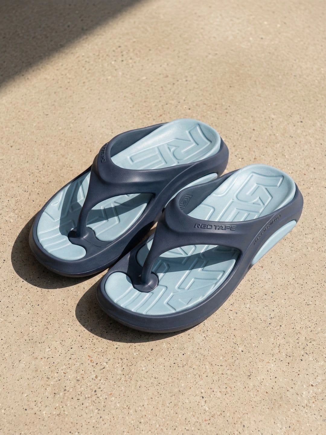 Red Tape Men Thong Flip-Flops - view 1