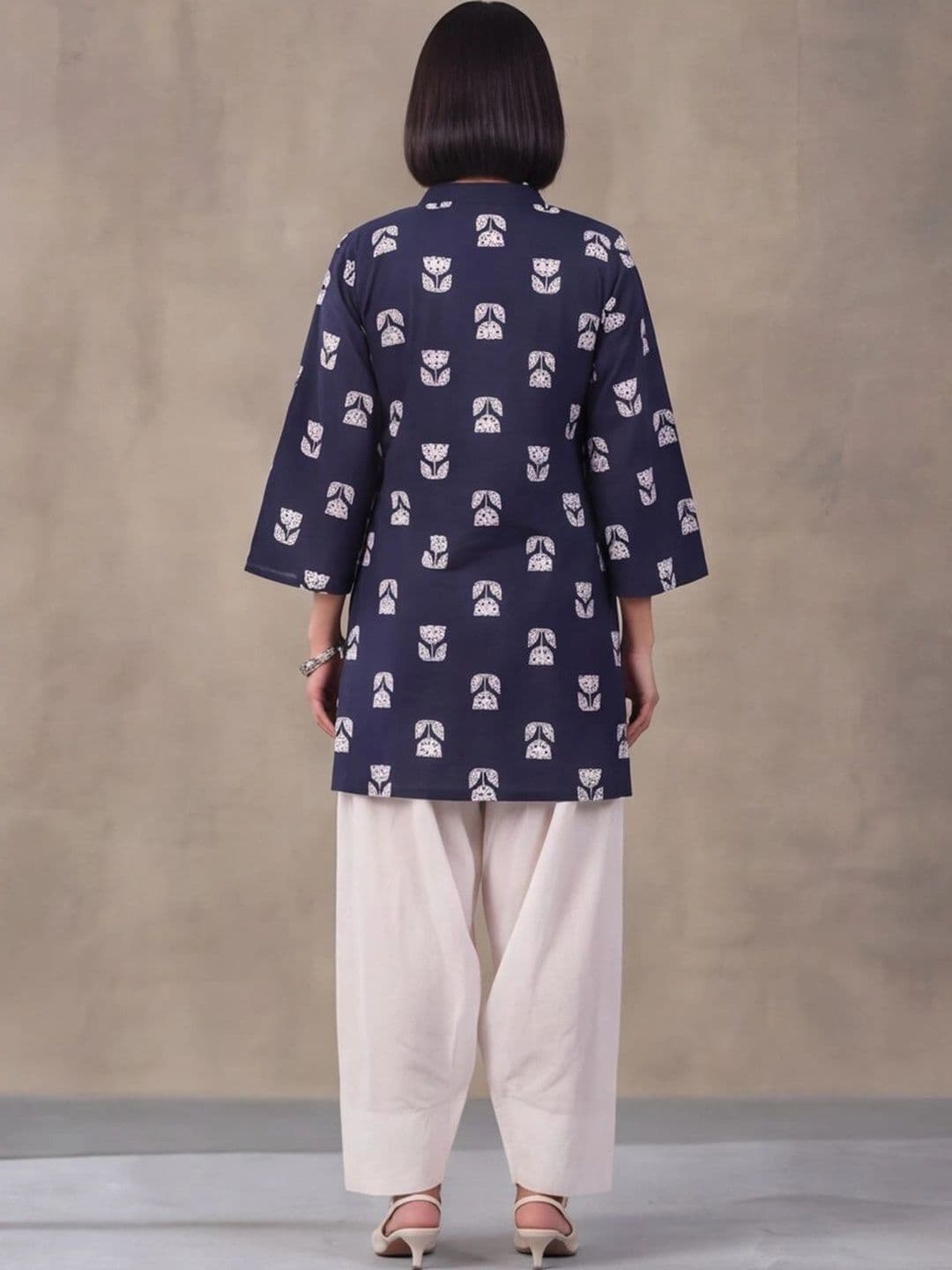 Navibhu Women Floral Printed Regular Pure Cotton Kurta with Farshi Salwar thumbnail 4