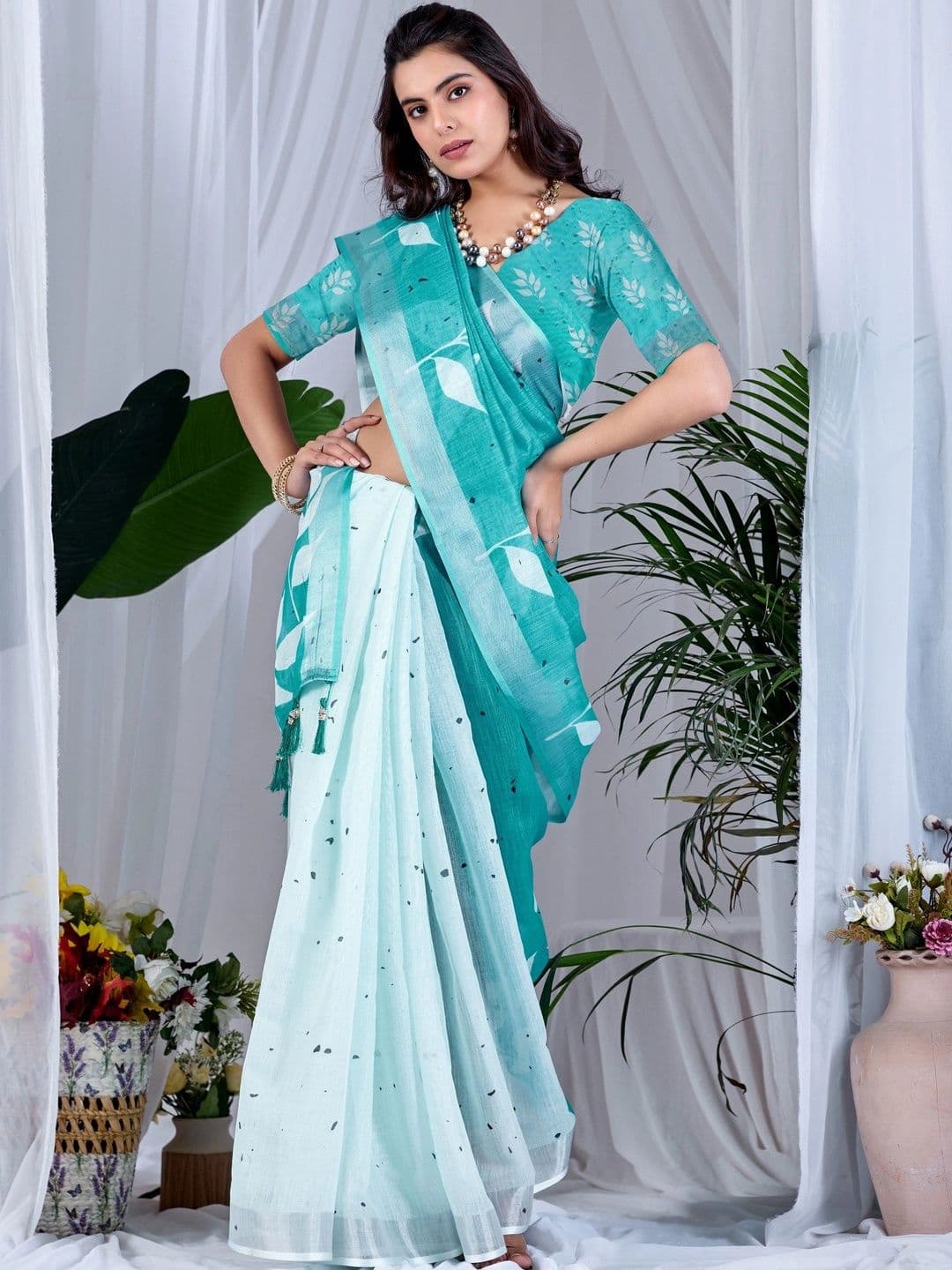 DIVASTRI Ethnic Motifs Zari Linen Blend Designer Saree thumbnail 7