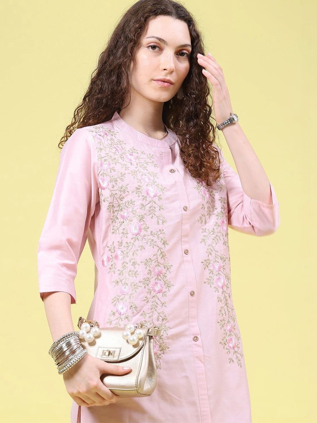 LIMEROAD Women Floral Embroidered Thread Work Floral Kurta thumbnail 4