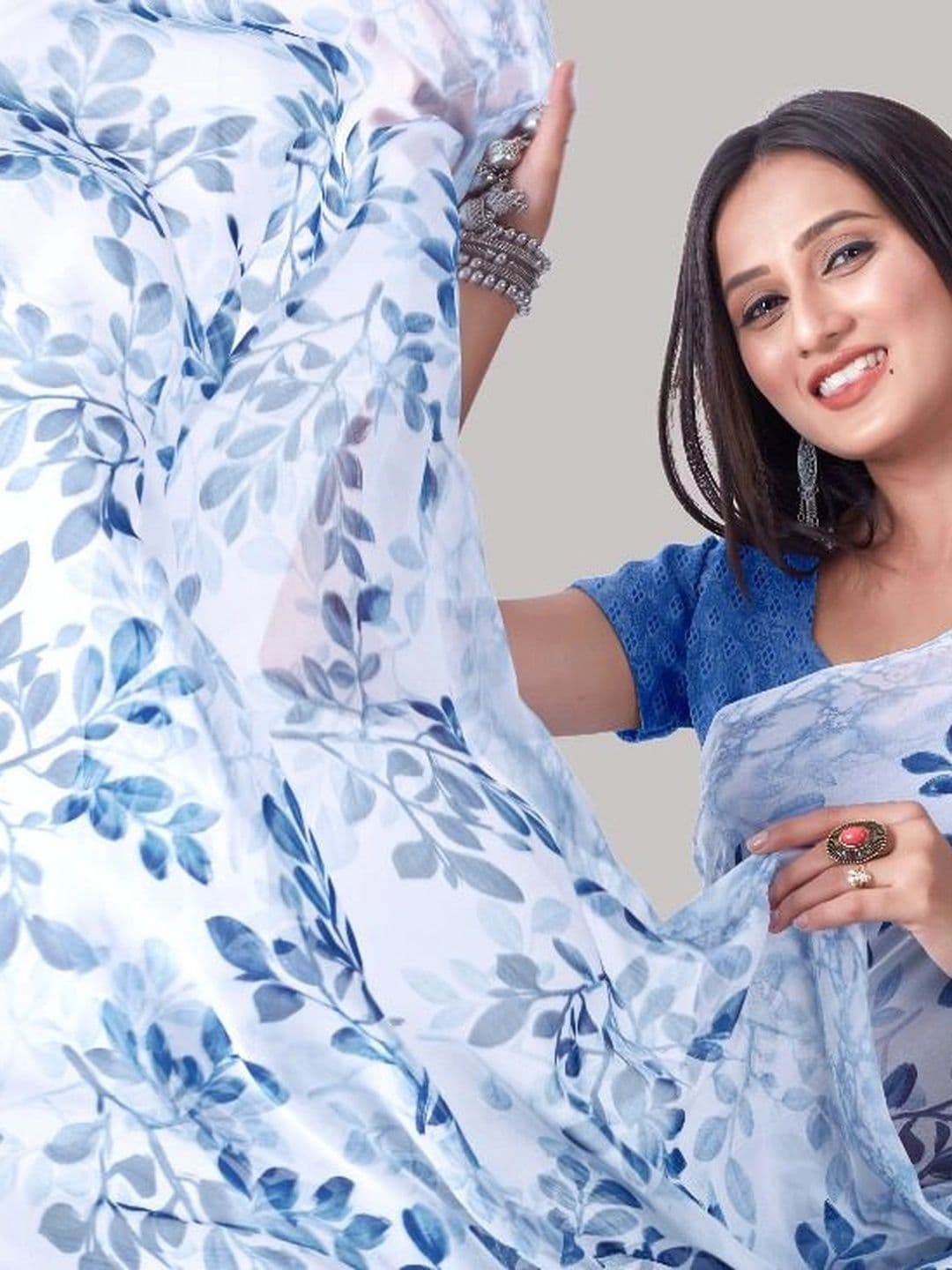 NARIVESH TRENDS Poly Georgette Saree thumbnail 5