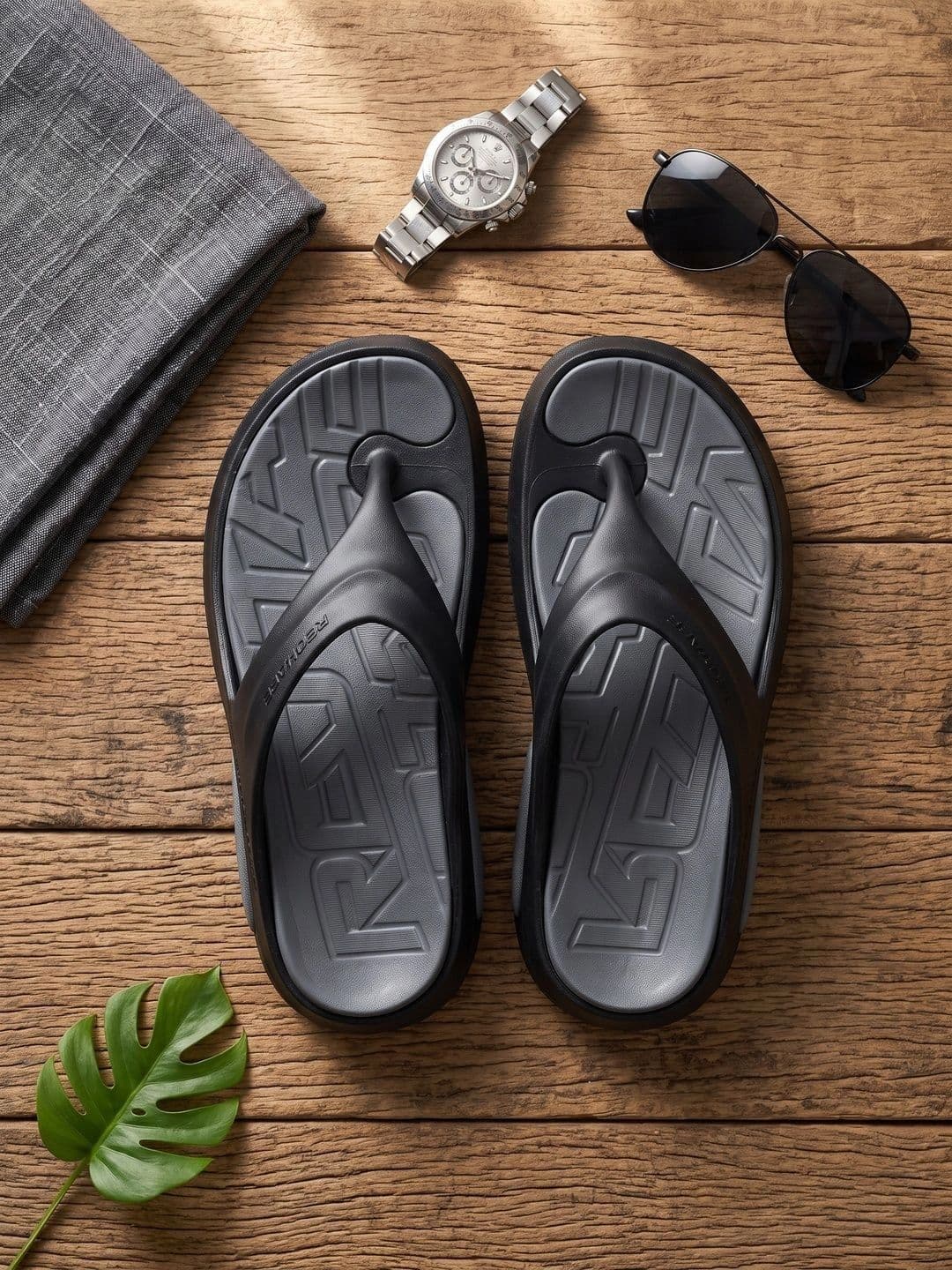 Red Tape Men Thong Flip-Flops - view 1
