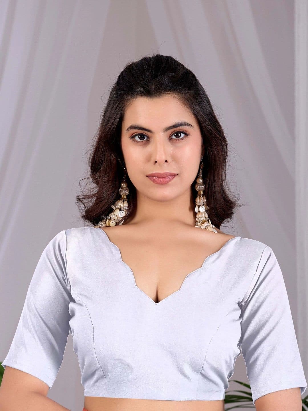 DIVASTRI Floral Satin Designer Saree thumbnail 4