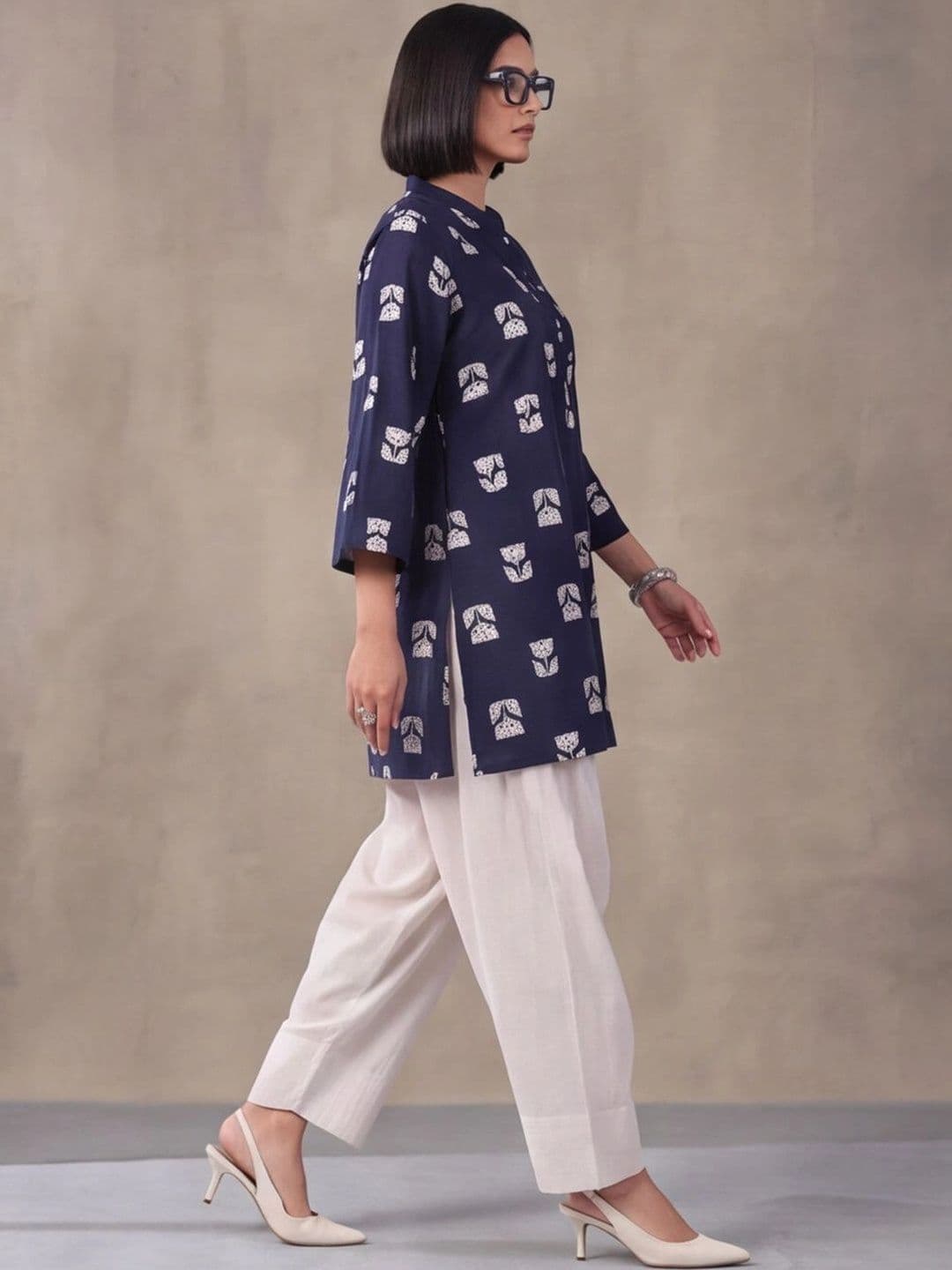 Navibhu Women Floral Printed Regular Pure Cotton Kurta with Farshi Salwar thumbnail 5