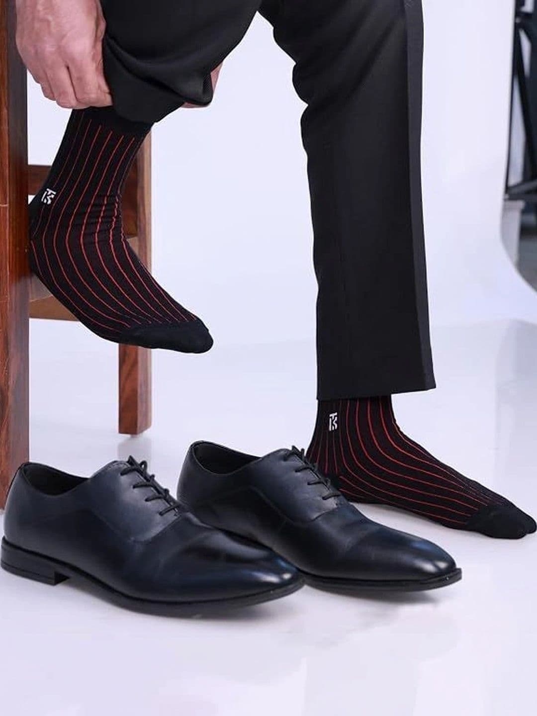 Kikitoes Men Pack of 6 Assorted Patterned Calf Length Socks thumbnail 5