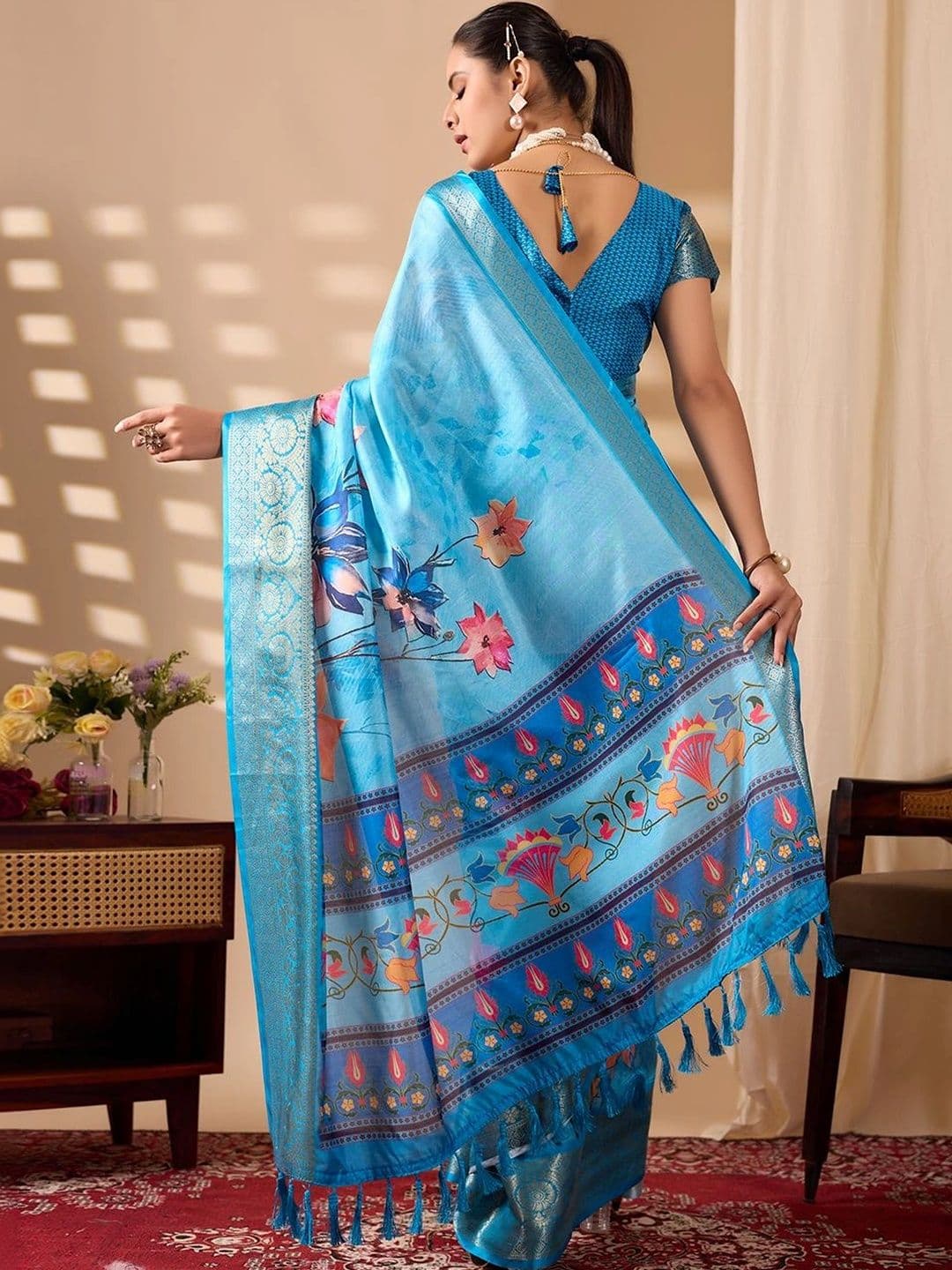 Mitera Floral Zari Silk Blend Designer Saree thumbnail 6