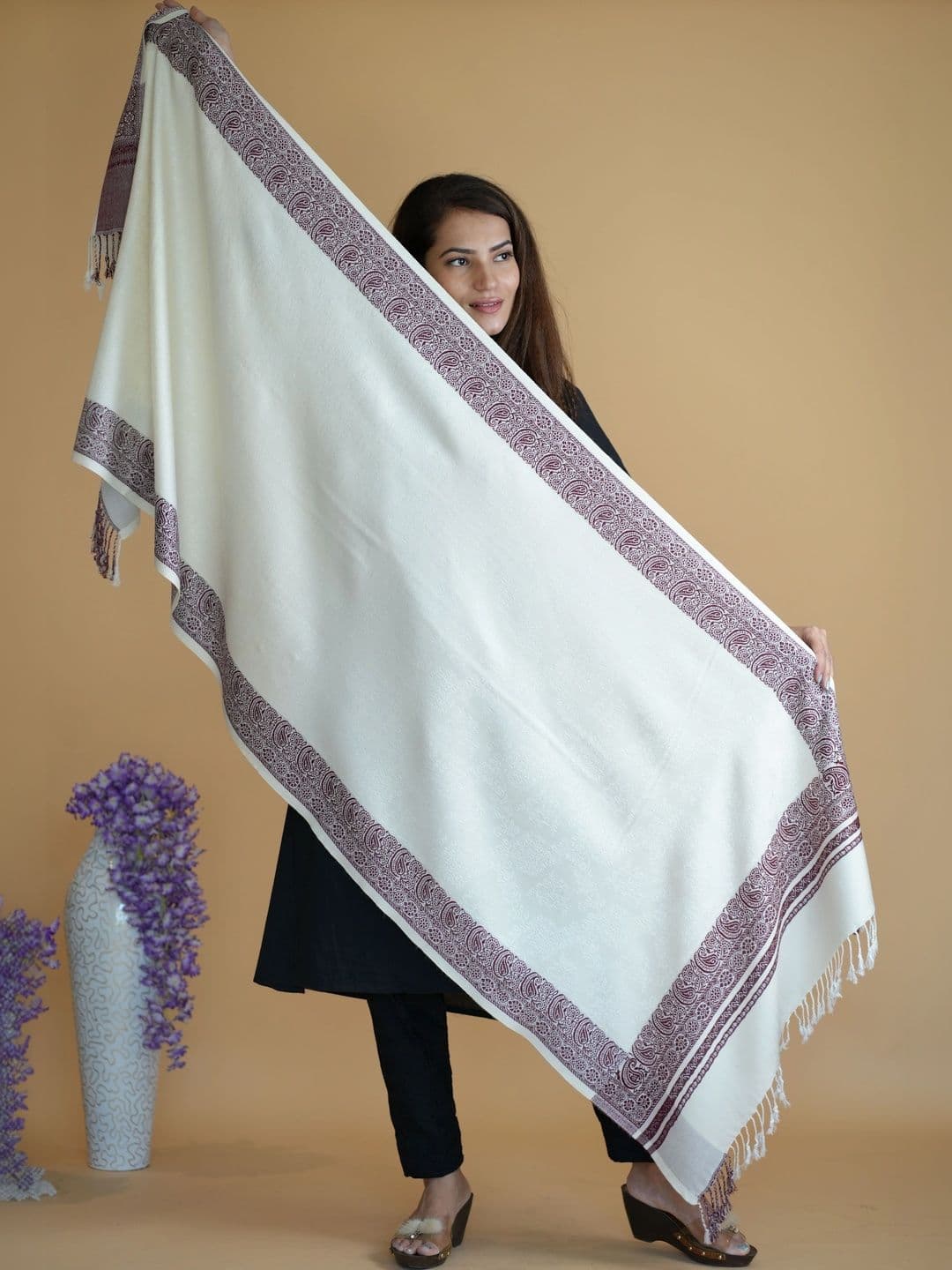 SHIFNEEN Women Ethnic Motifs Printed Acrylic Shawl thumbnail 3