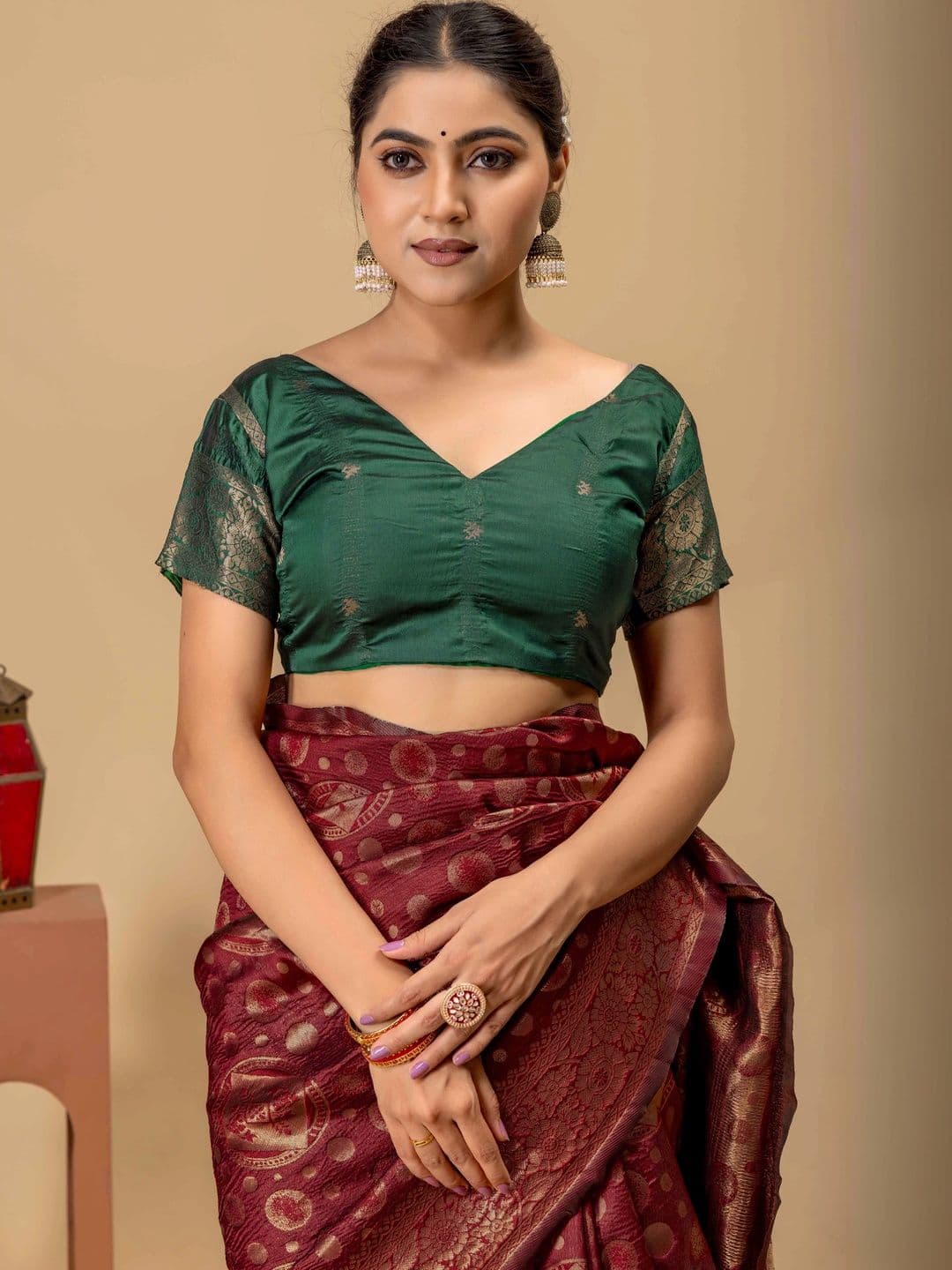 UMANTA Ethnic Motifs Zari Silk Blend Banarasi Saree thumbnail 4