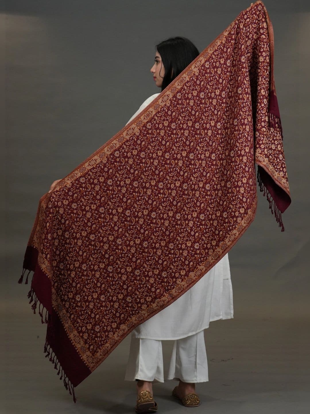 SHIFNEEN Women Floral Woven Design Acrylic Shawl thumbnail 4