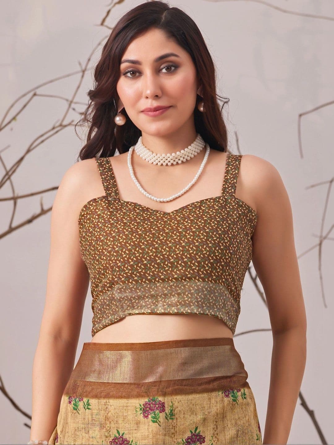 DIVASTRI Floral Linen Blend Designer Saree thumbnail 3