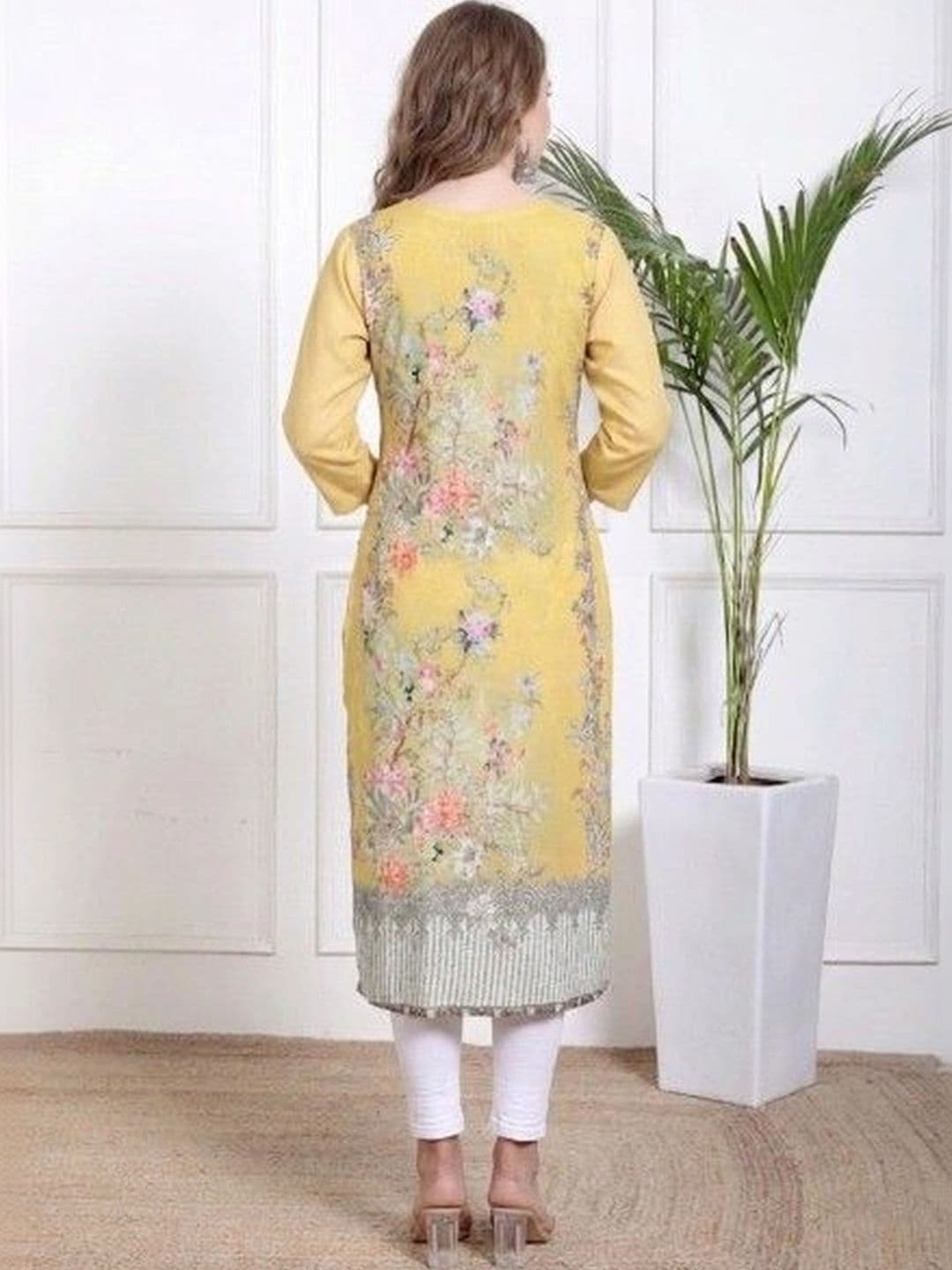 Dinaya Women Floral Printed Floral Kurta thumbnail 3