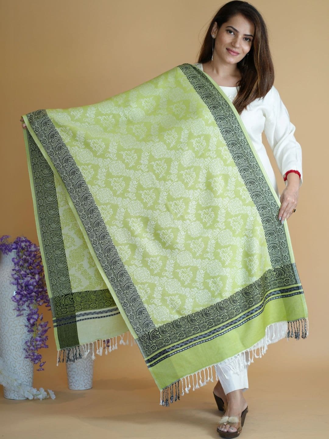 S.T. Women Ethnic Motifs Printed Acrylic Shawl thumbnail 2