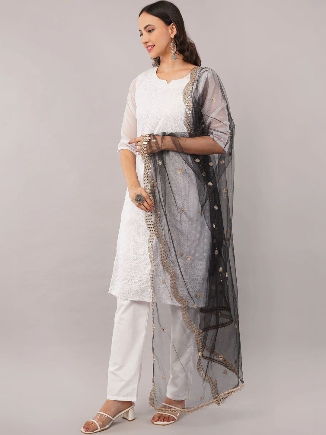 IVAARA Ethnic Motifs Embroidered Dupatta with Mirror Work thumbnail 3