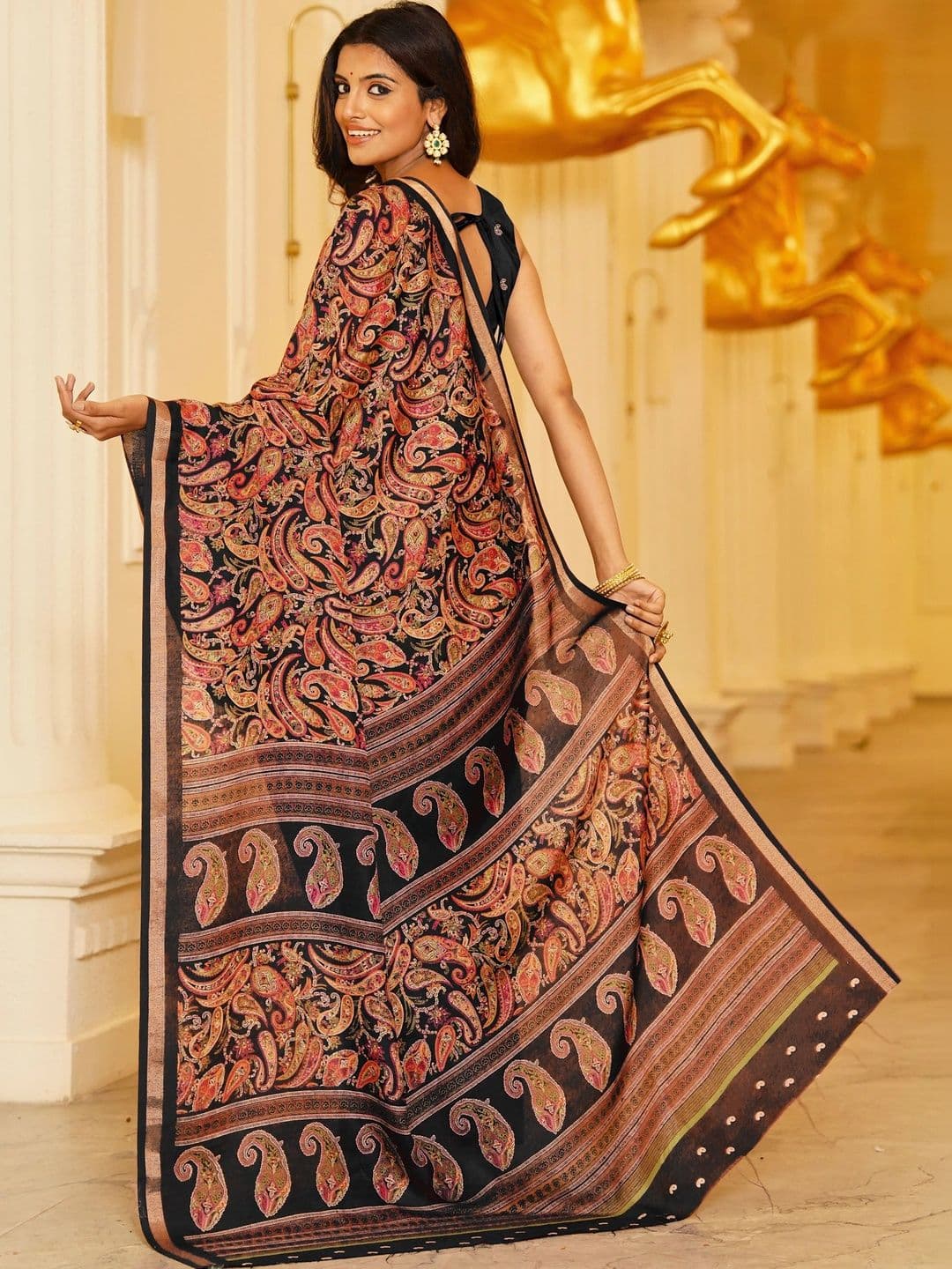 NARIVESH TRENDS Saree thumbnail 7