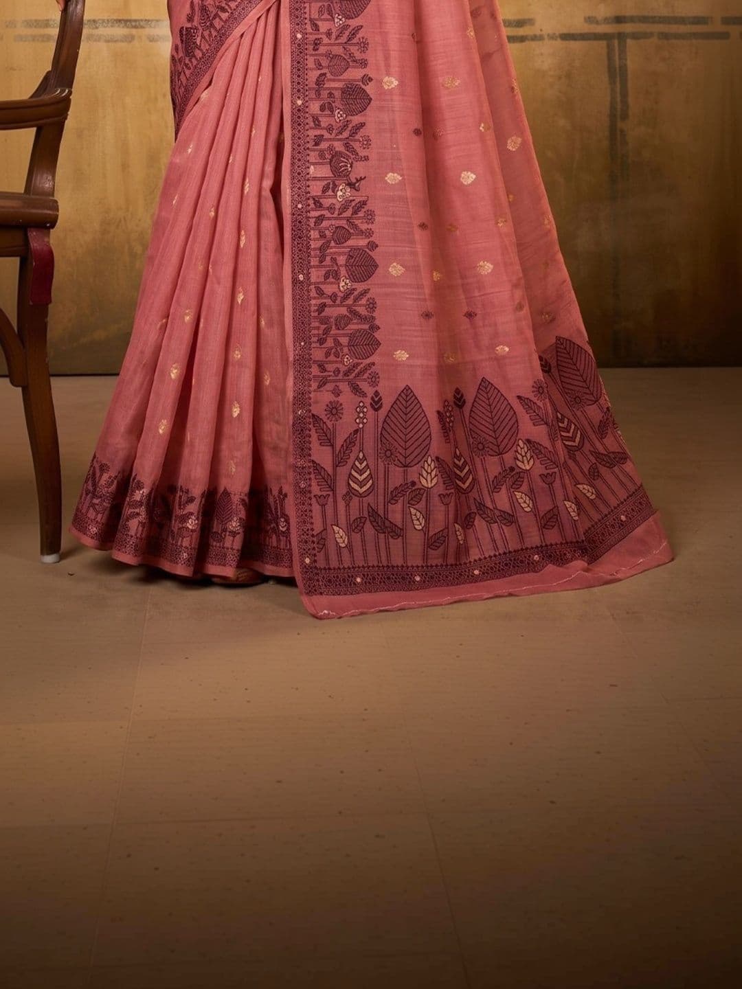 Anouk Ethnic Motifs Zari Designer Saree thumbnail 5