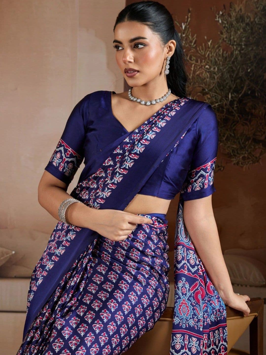 DIVASTRI Satin Designer Saree thumbnail 3