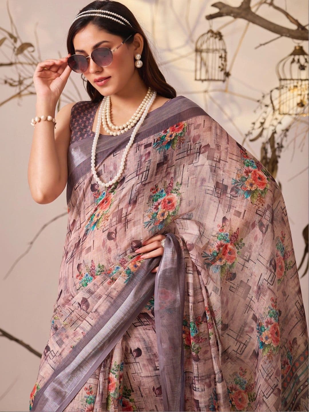 DIVASTRI Ethnic Motifs Linen Blend Designer Patola Saree thumbnail 3