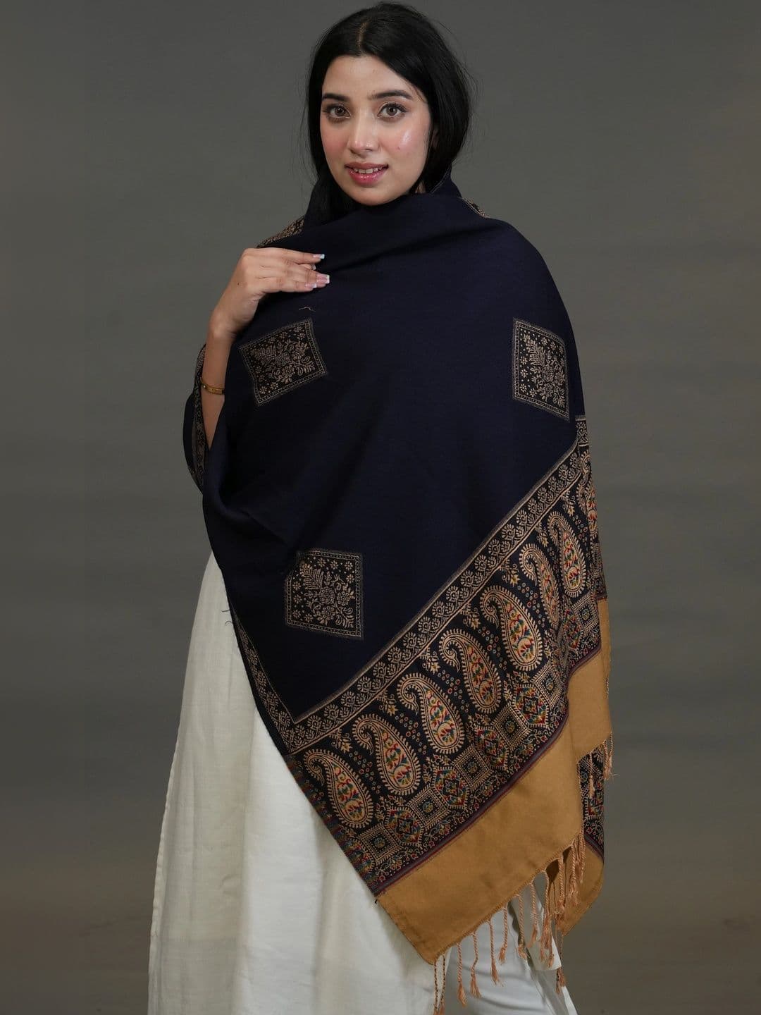 S.T. Women Paisley Woven Design Acrylic Shawl thumbnail 5