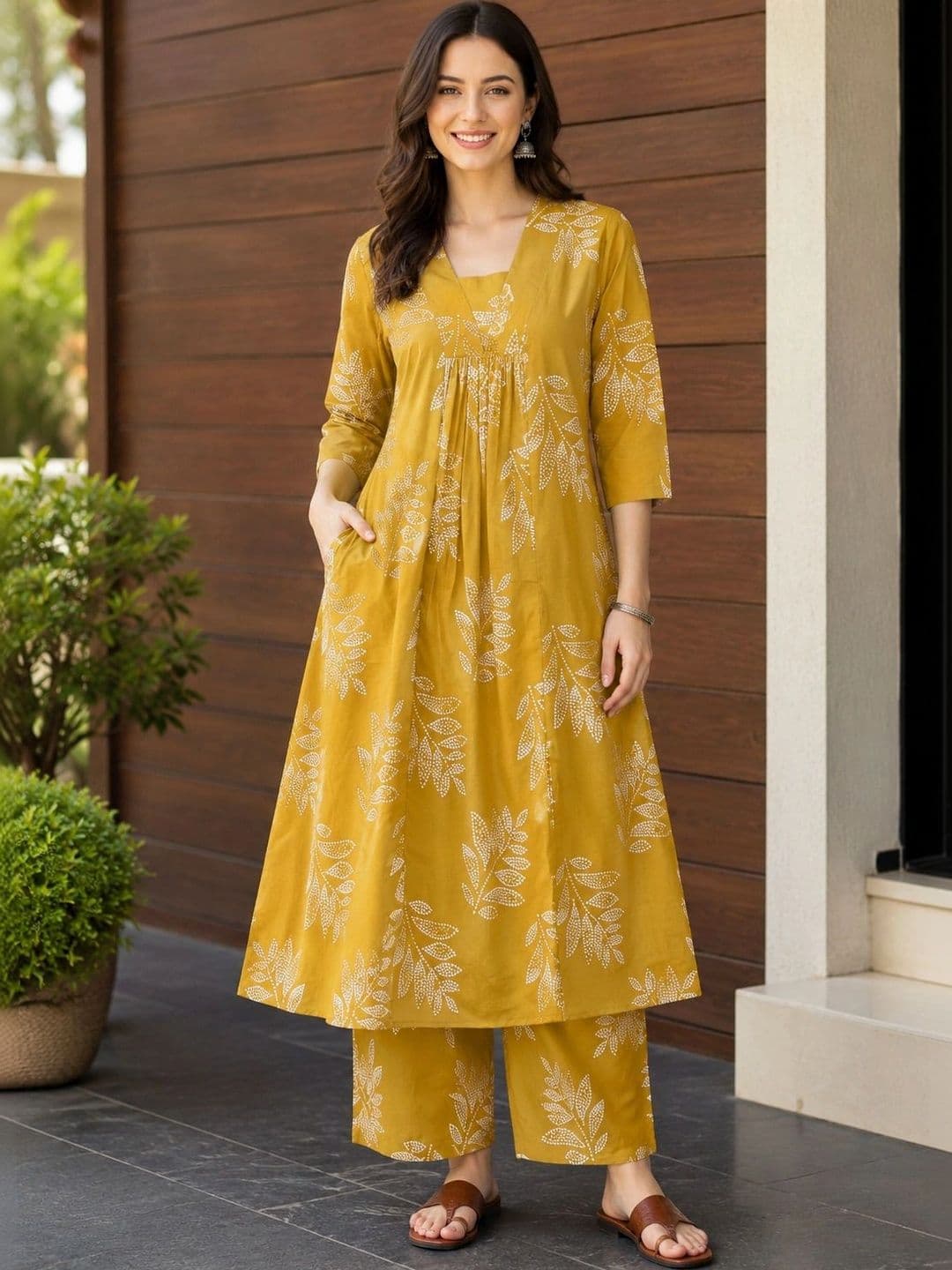 DSK STUDIO Women Floral Printed Empire Kurta with Palazzos thumbnail 3