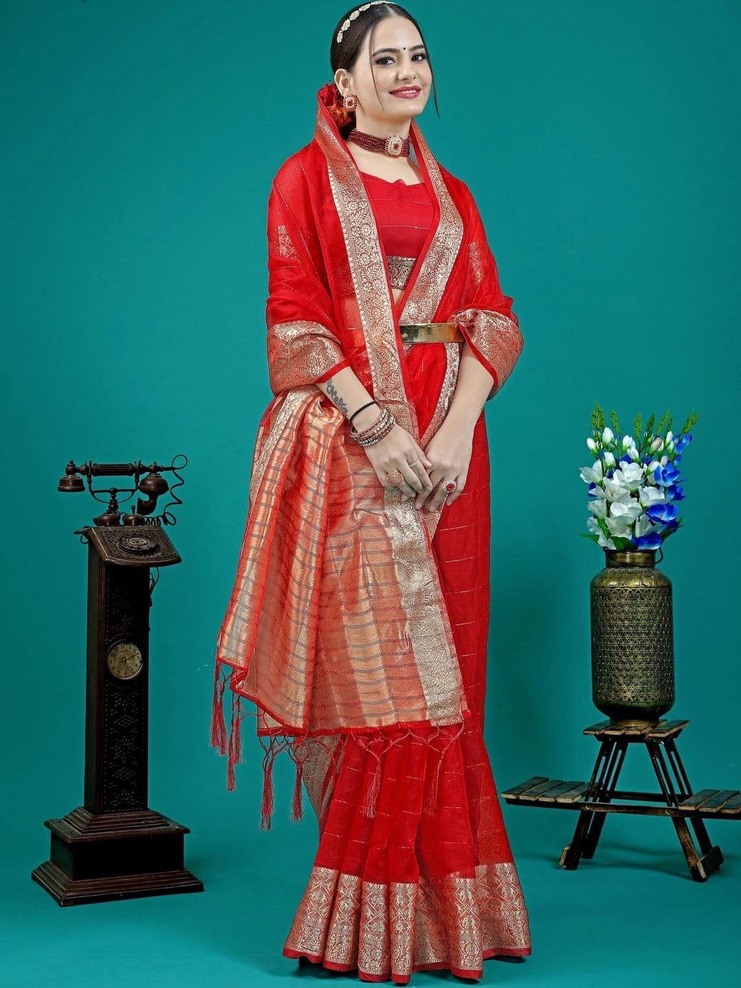 Desi Dhaga Woven Design Zari Art Silk Banarasi Saree thumbnail 3