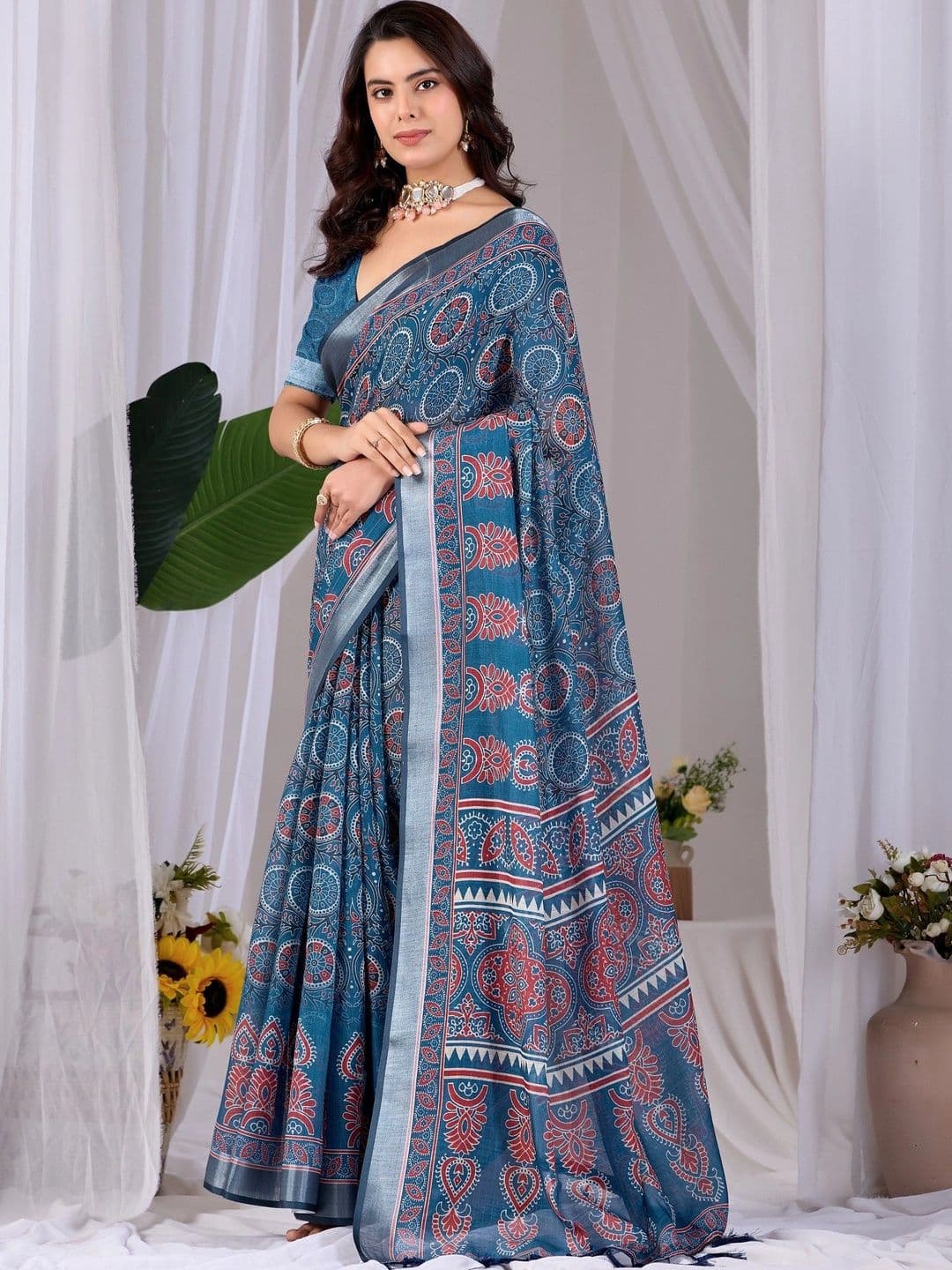 DIVASTRI Zari Linen Blend Designer Saree thumbnail 6