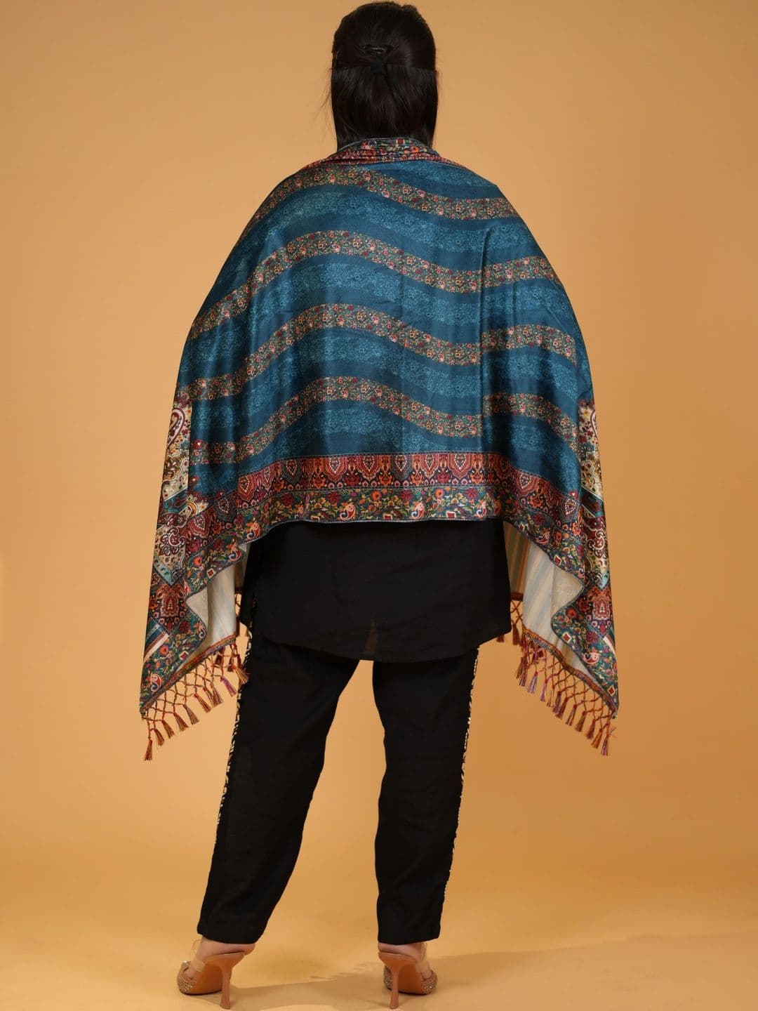 SHIFNEEN Women Ethnic Motifs Printed Velvet Shawl thumbnail 3