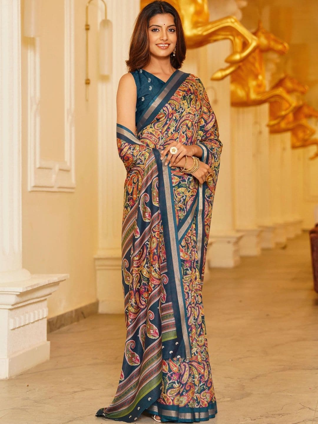 NARIVESH TRENDS Paisley Saree thumbnail 3