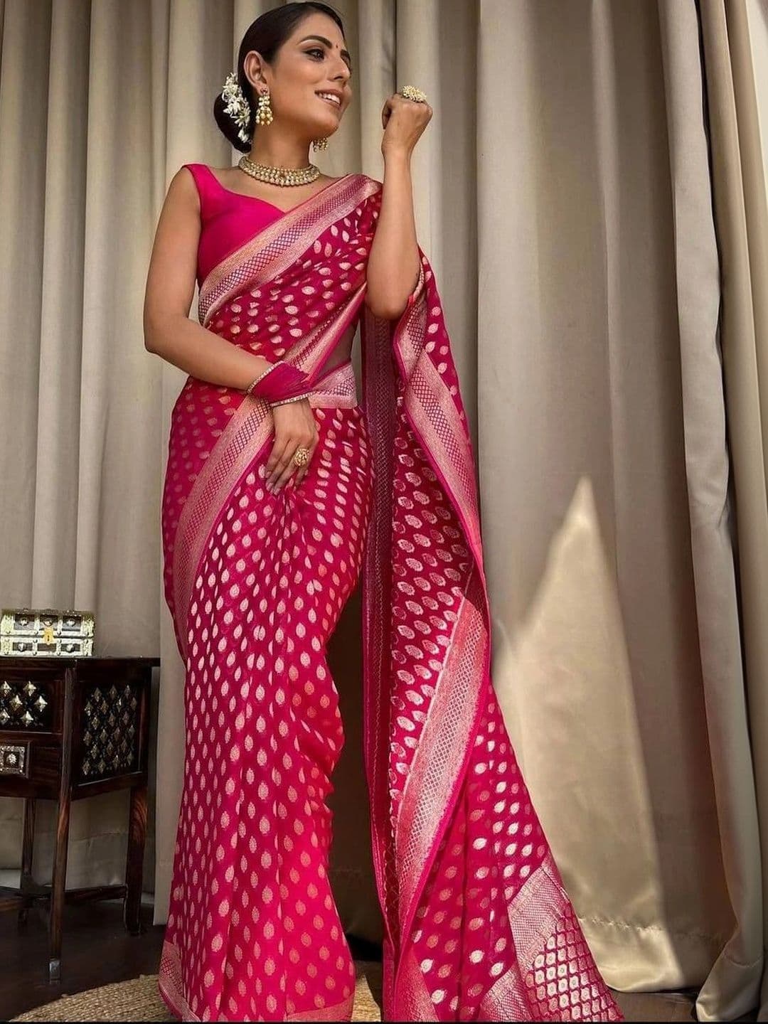 NARIVESH TRENDS Zari Silk Cotton Saree thumbnail 2