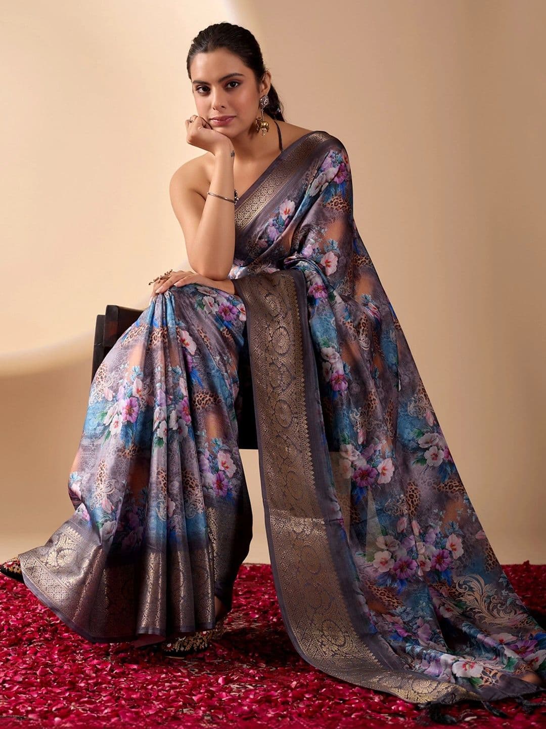 Mitera Floral Zari Silk Blend Designer Saree thumbnail 6